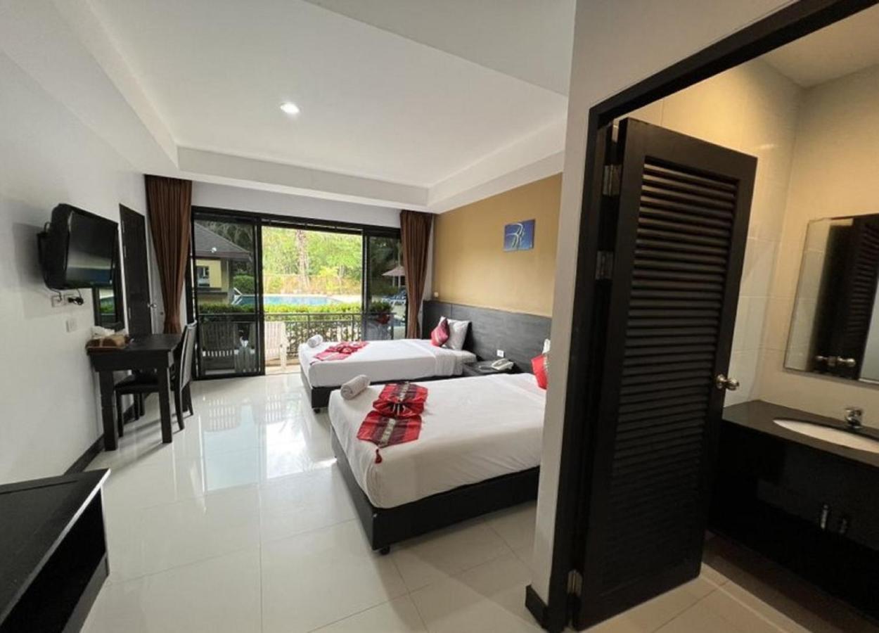 Naiyang Beach Hotel Sha Plus Phuket Exterior foto