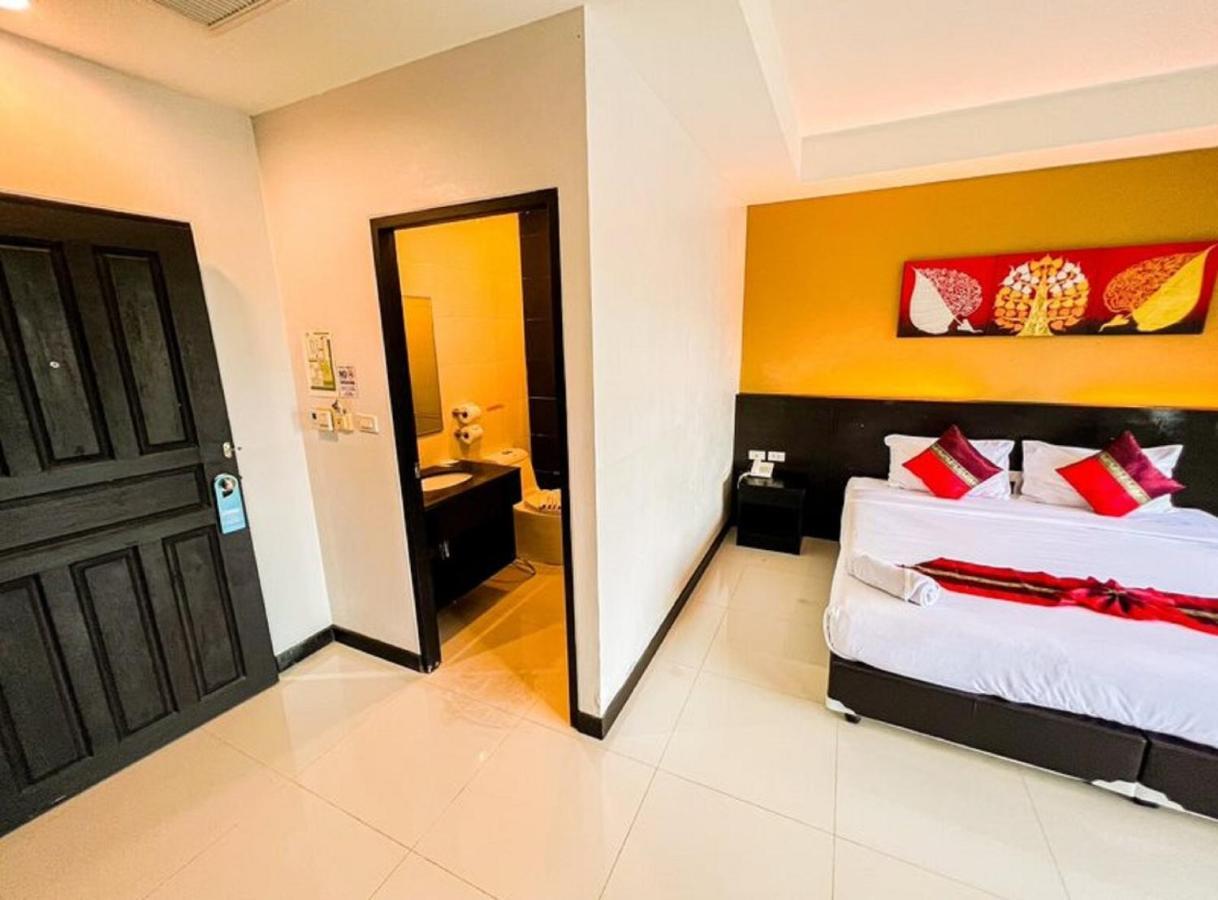 Naiyang Beach Hotel Sha Plus Phuket Exterior foto