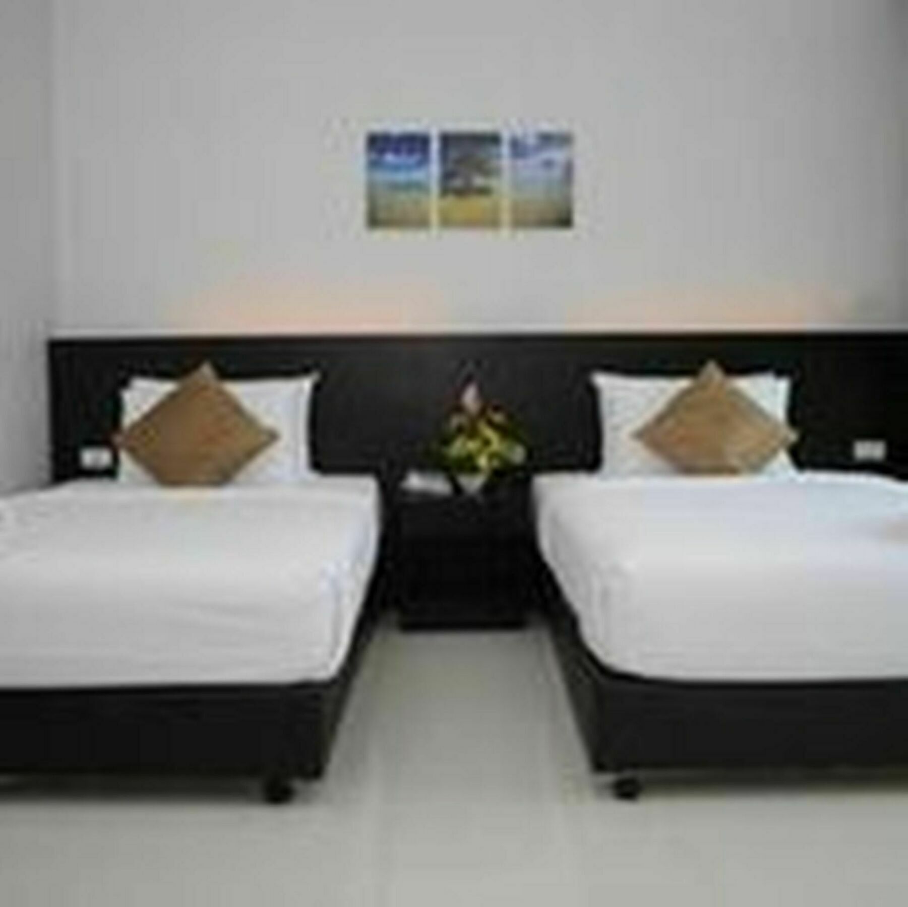 Naiyang Beach Hotel Sha Plus Phuket Exterior foto